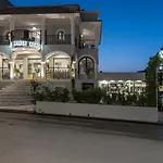 Denise Beach Hotel